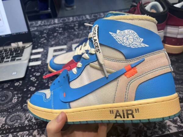 Off-White x Air Jordan 1 Retro High Blue - Imagem 5
